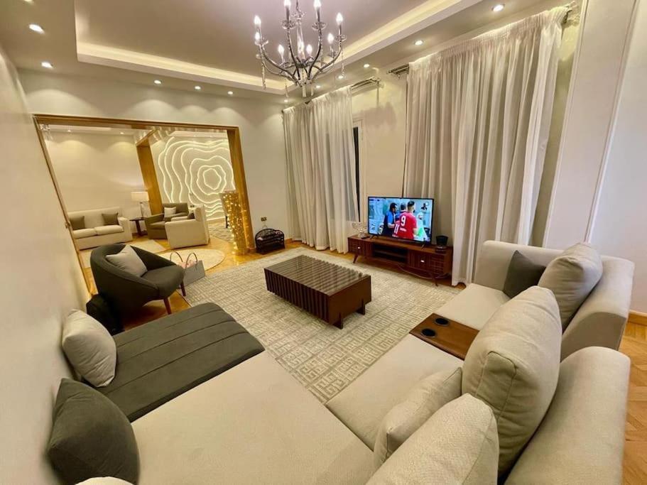 Apartamento Urban Luxury 2br At The Heart Of Mohandeseen, Near Zamalek El Cairo
